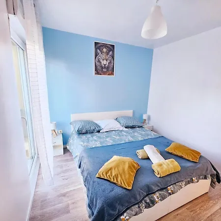 Apartment Joli 3 Pieces Proche Rer D